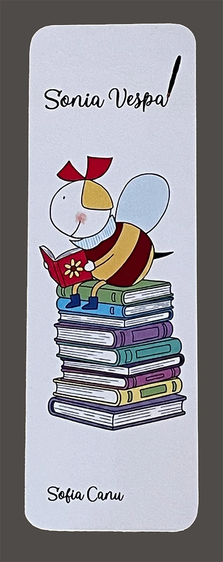 Presentazione di un libro in libreria con il pubblico seduto